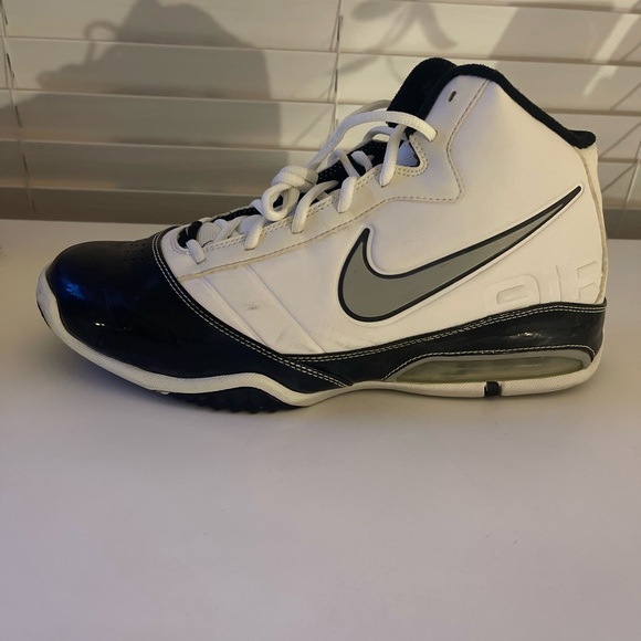 nike air max basketball shoes 2017